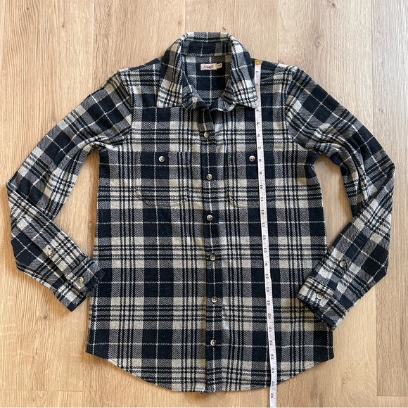 Faherty Button Up Top - Picture 7 of 7